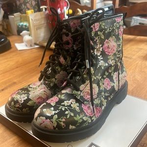 Women’s floral pink rose boots